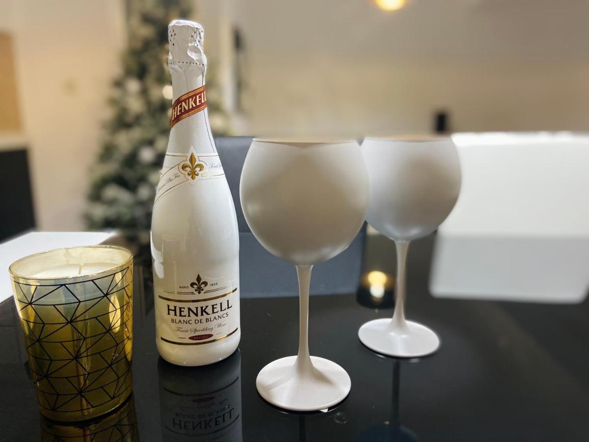 Gold Luxury Apartment Kumanowo Zewnętrze zdjęcie