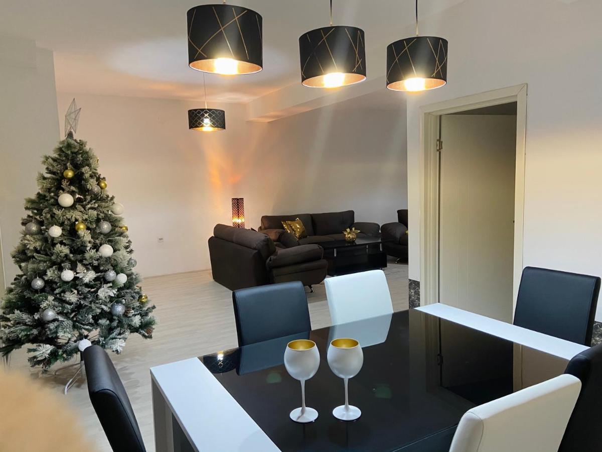 Gold Luxury Apartment Kumanowo Zewnętrze zdjęcie